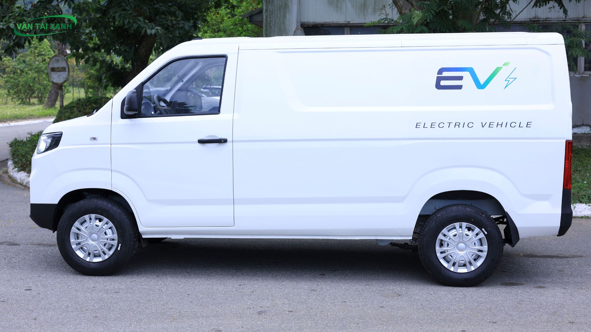 Xe Van Điện E5 - Ra Mắt Tại Sự Kiện