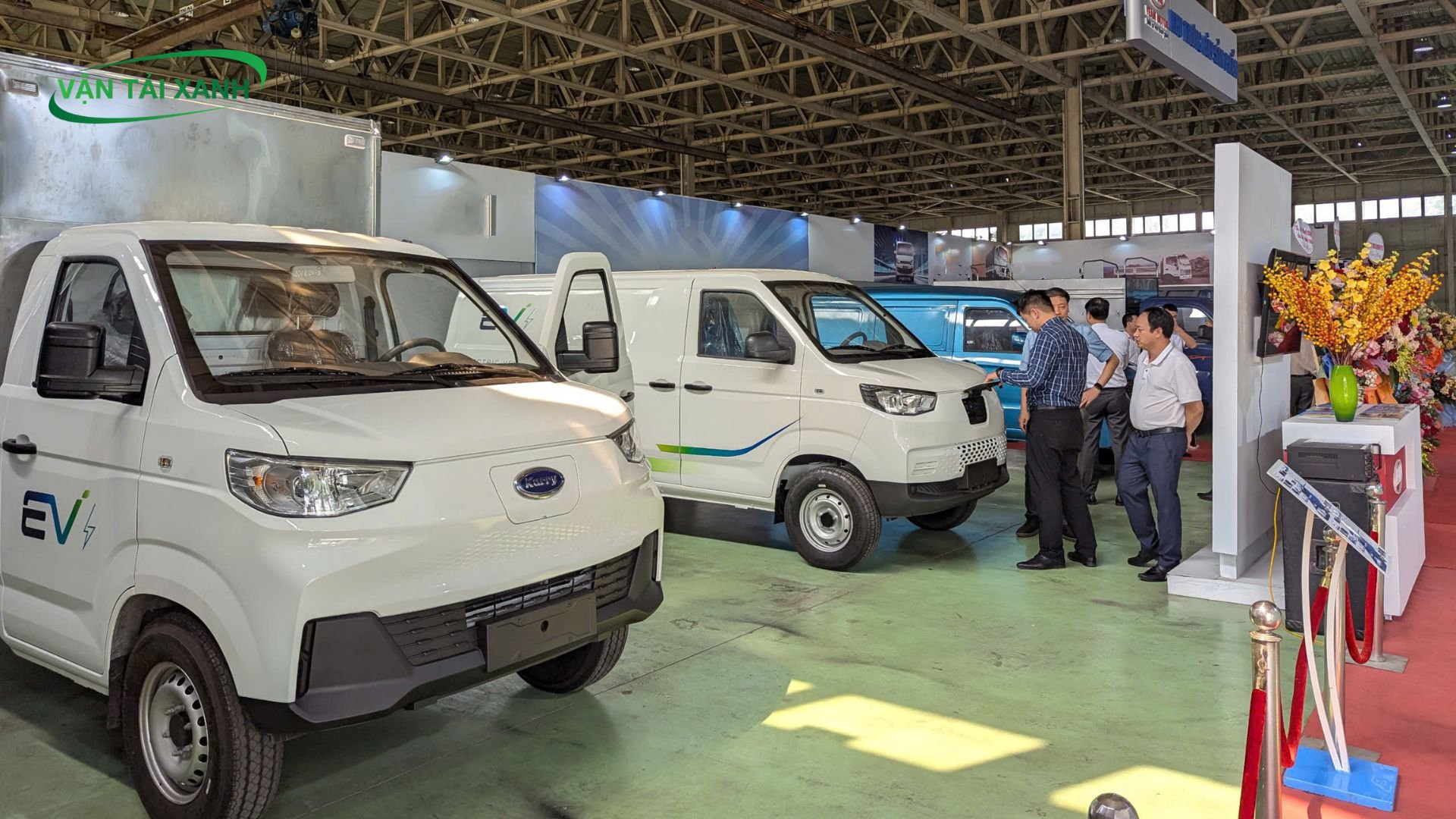 Khách Hàng Đánh Giá Và Lái Thử Xe Tải Điện & Xe Van Điện