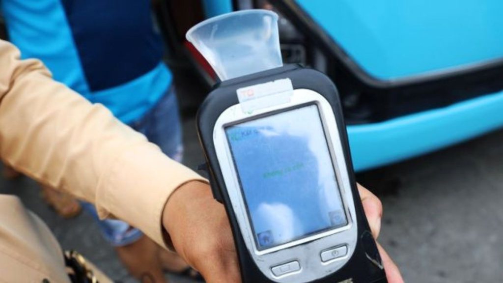 máy đo nồng độ cồn hơi thở chuyên dụng của cảnh sát