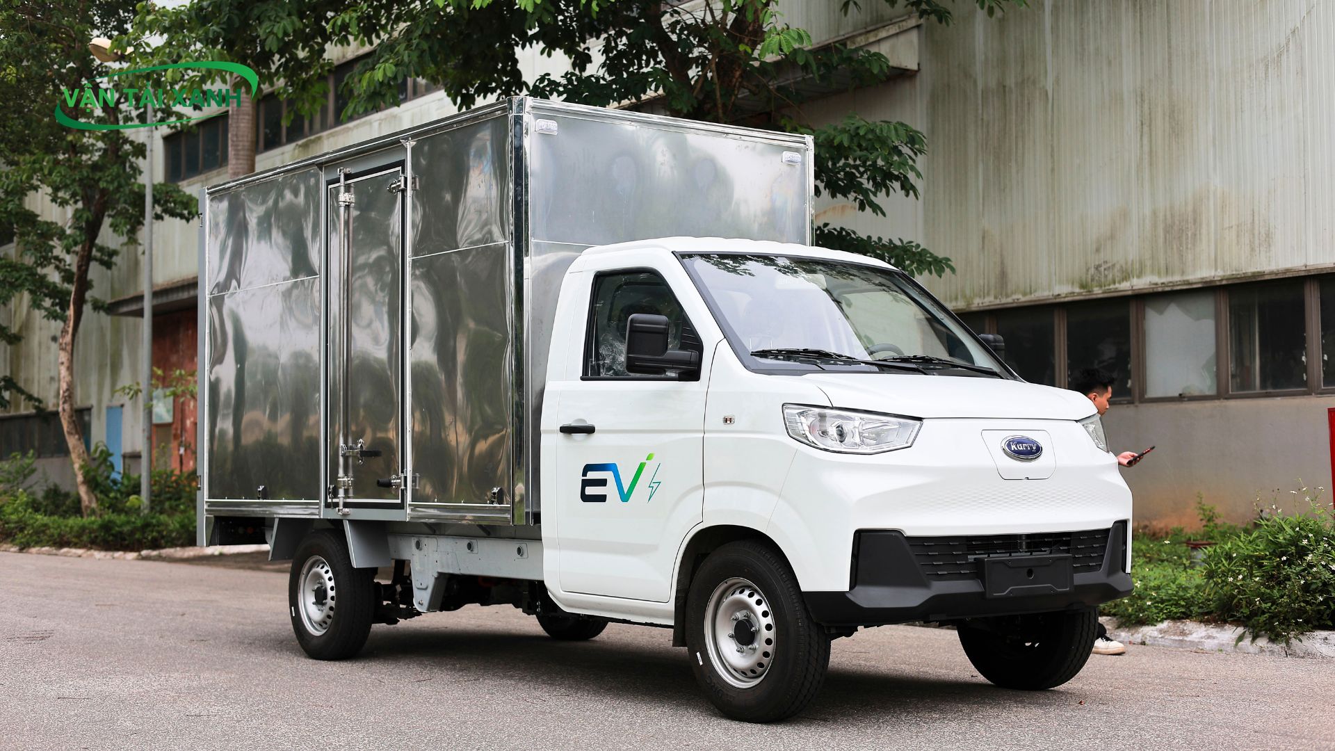 Hình ảnh hoàn thiện xe tải điện X5 chuẩn bị ra mắt 2026