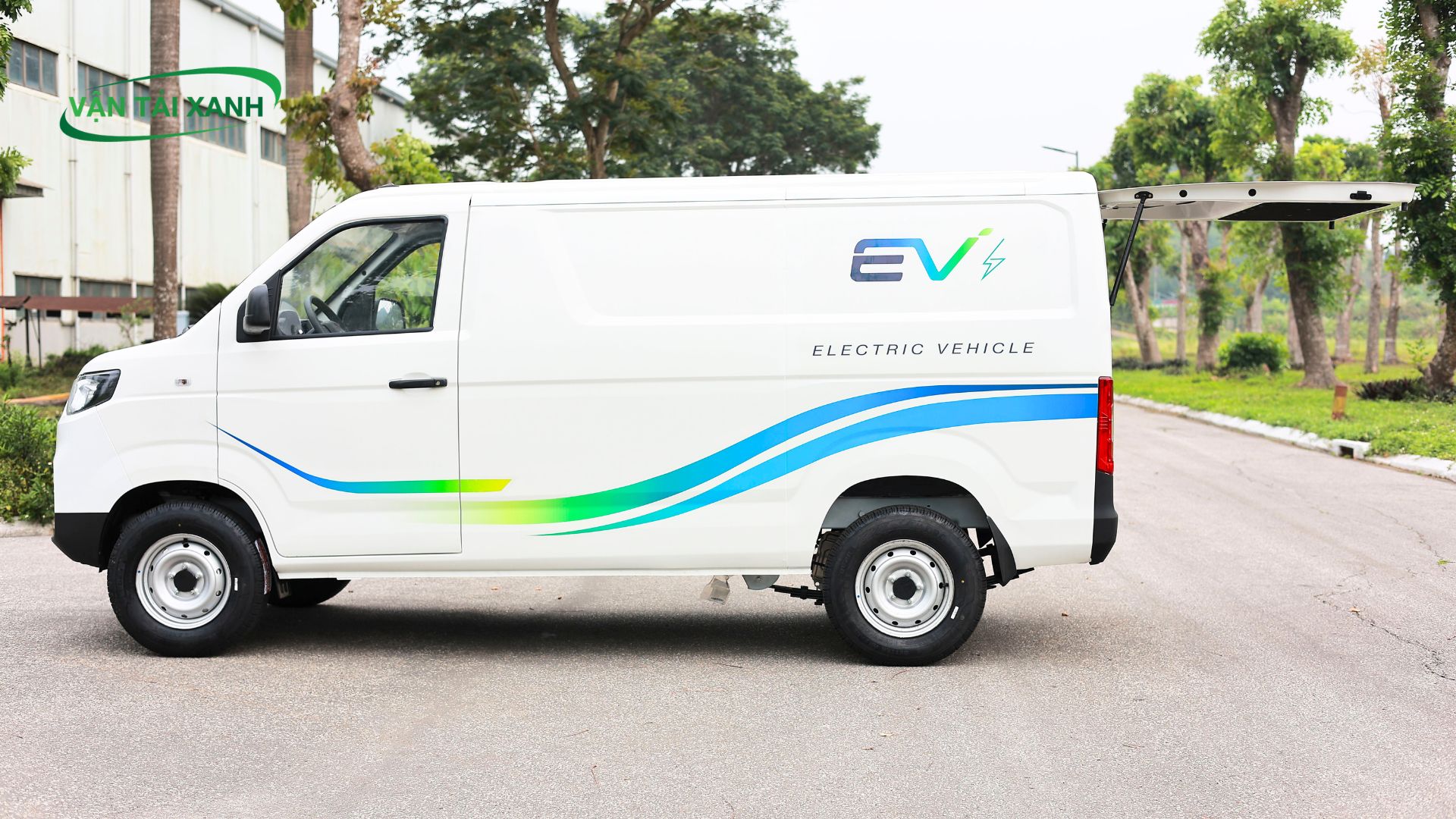 Hình ảnh xe van điện hoàn thiện chuẩn bị ra mắt 2026