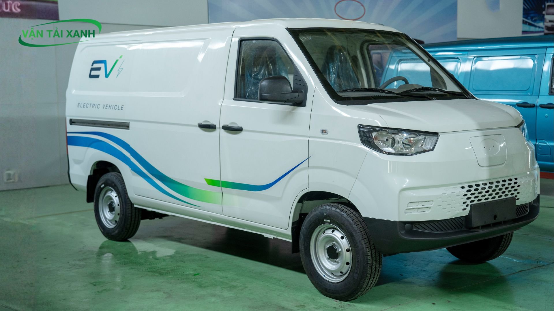 Xe Van Điện Với Tải Trọng 945Kg, Rất Phù Hợp Trong Đô Thị