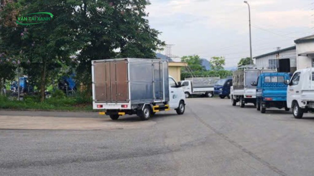 Xe tải điện X5 với nhiều lựa chọn thùng và màu sắc