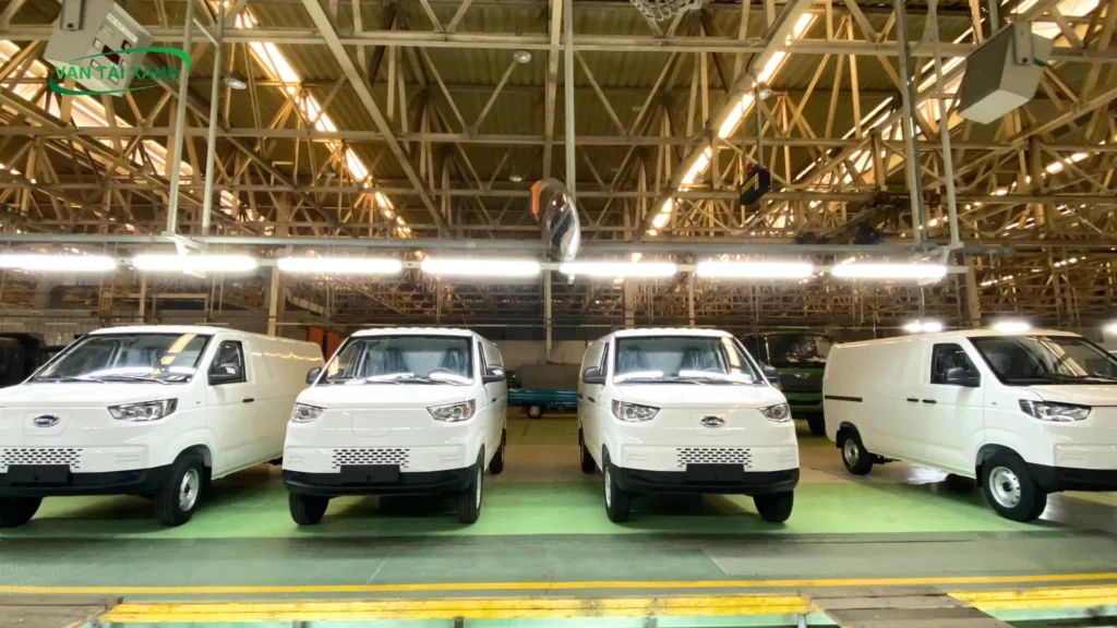 Xe van điện Karry E5