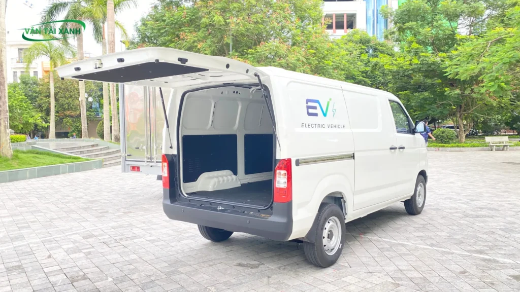 Thùng hàng trên xe van điện Karry E5 - 2026