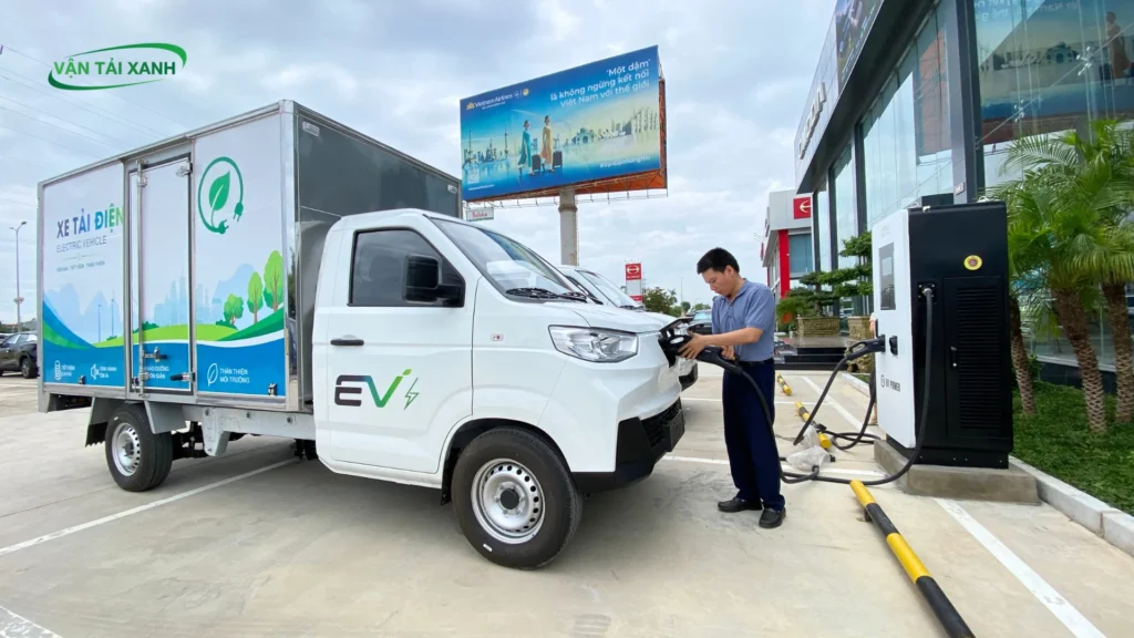 Toàn bộ hệ thống đại lý đã sẵn sàng xe lái thử và tư vấn quy cách đóng thùng cho khách hàng.