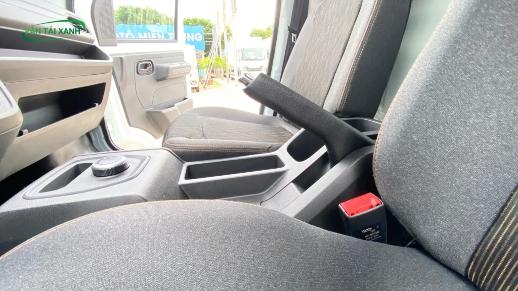 Phanh tay trên xe tải điện Karry X5
