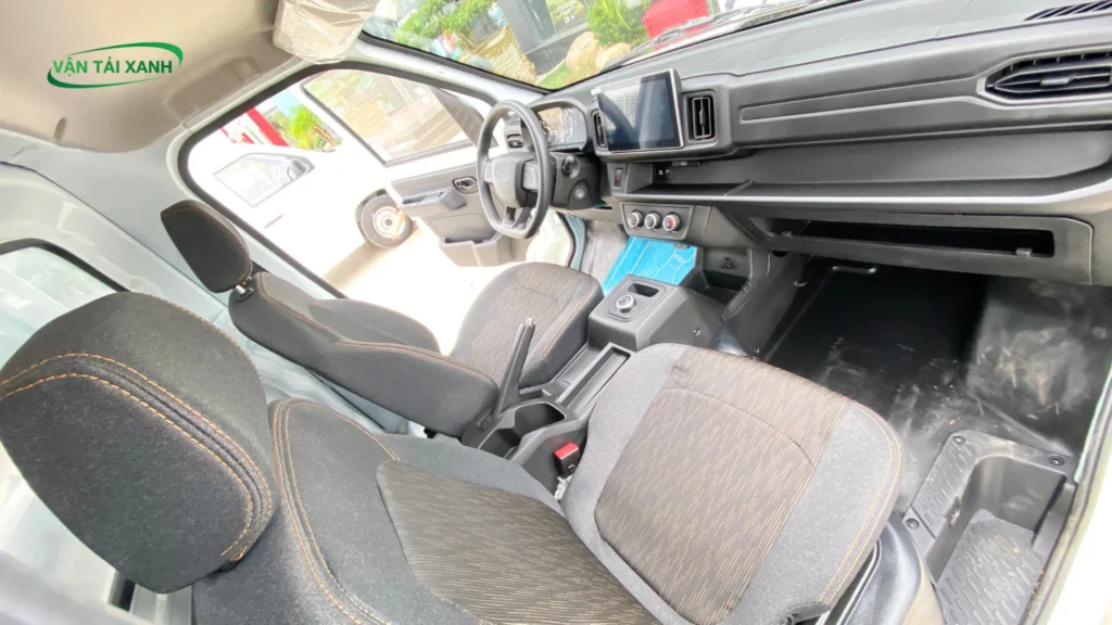 ổng quan khoang nội thất xe tải điện Karry X5 hiện đại - Xetaidien.vn