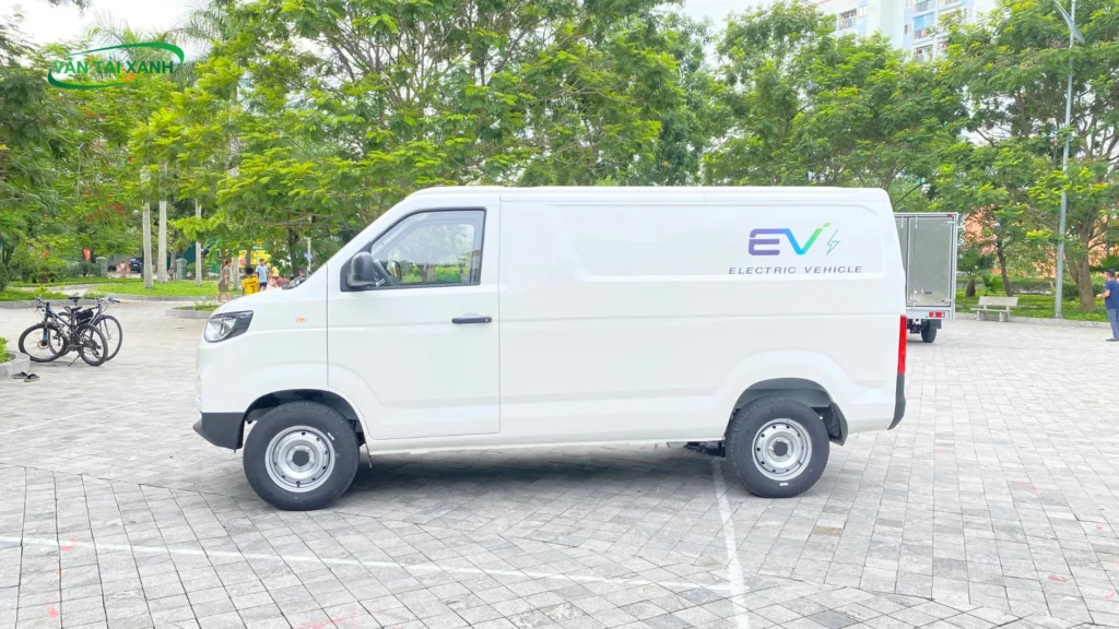 Tổng quan ngoại thất xe van điện Karry E5 bản thương mại - Xetaidien.vn