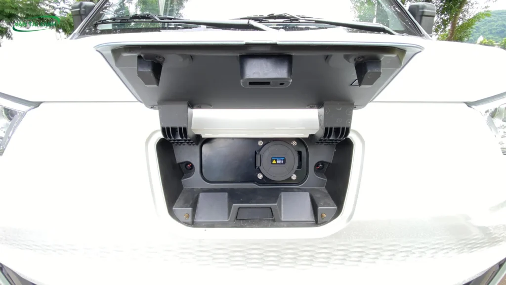Xe tải điện X5 hỗ trợ sạc nhanh rút ngắn thời gian đợi sạc đầy