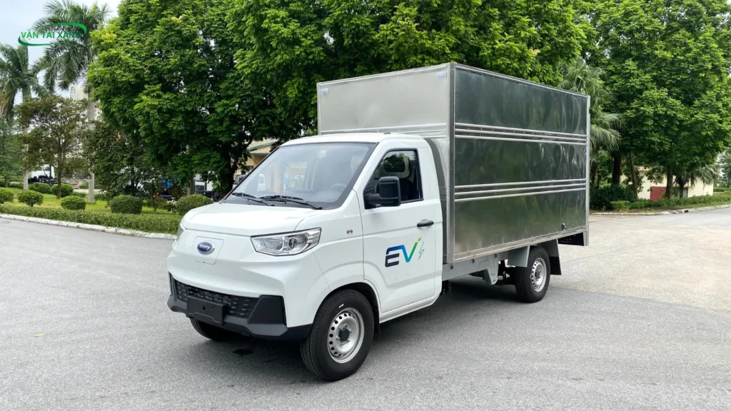 Chi tiết hệ thống lốp 195R15 và khung gầm xe tải điện Karry X5