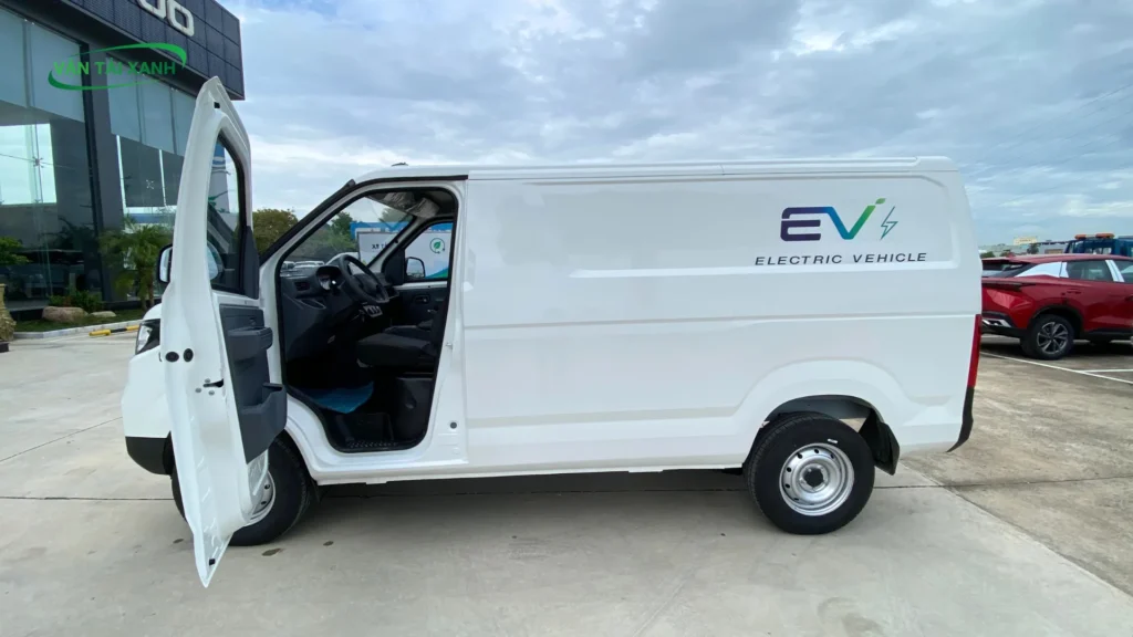 Xe tải van điện tải trọng 945kg Karry E5 sẵn xe giao ngay tại đại lý - Xetaidien.vn